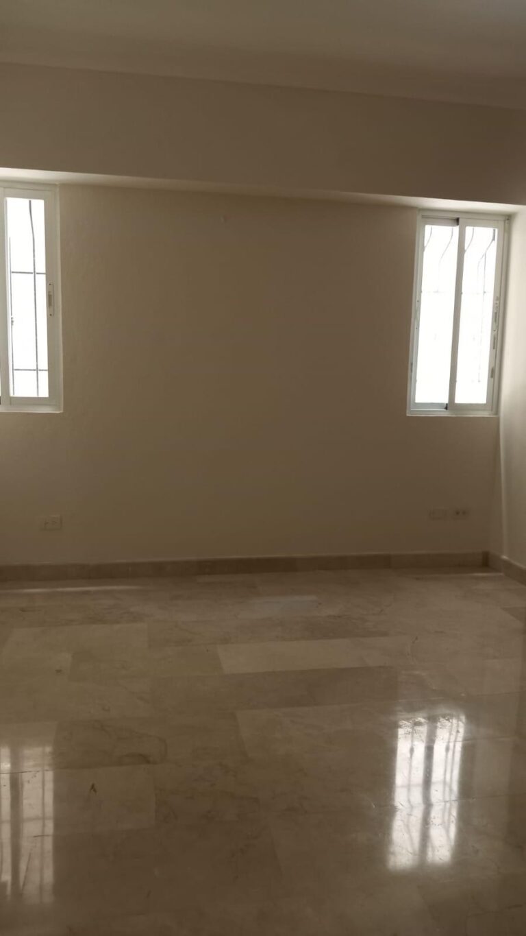Elegancia Clásica en Urb. Real – 220 m², 3 Hab US$ 350,000