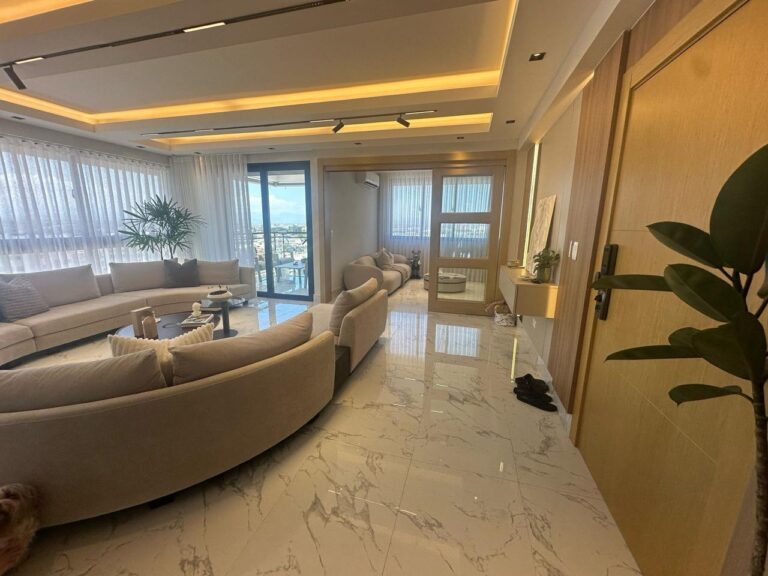 Exclusivo Apartamento de Lujo con Estudio, Tecnología y Diseño Moderno  US$ 650,000