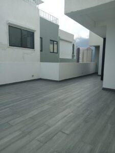 Espectacular PH de 3 niveles con vista al mar – Los Cacicazgos US$ 435,000