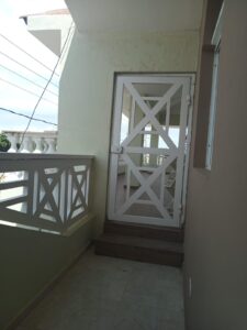 PLAYA SALINAS!  ️   Aparta Hotel de 3 niveles con vista a la bahía.  ✅ Terraza, cocina, recepción. ✅ 5 habs. con baño y balcón. ✅ Super terraza con jacuzzi + Suite.    US$ 250,000