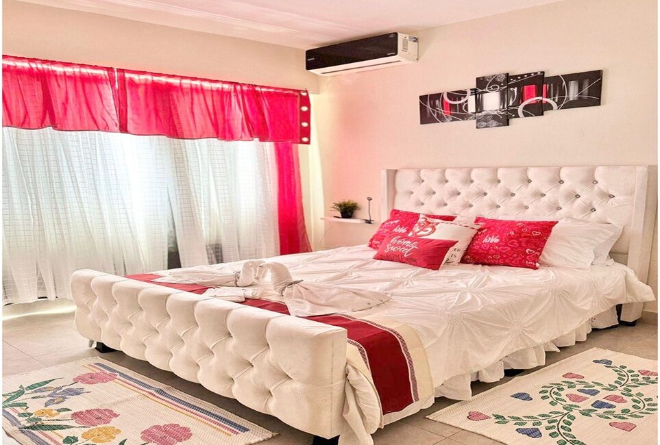 VENDO O ALQUILO PENTHOUSE 3 HABS.,  AMUEBLADO, BOCA CHICA, BOCA DEL MAR III, VISTA AL MAR Y A LA CIUDAD