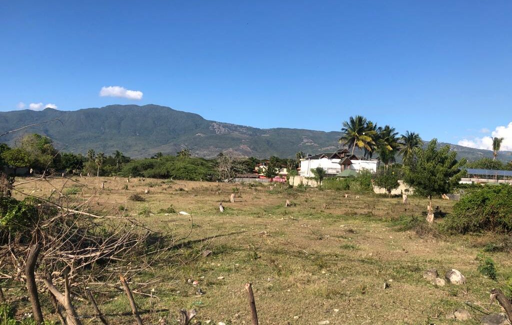 SE VENDE 24,250 mts.2 de Terreno en La Autopista Santiago–Navarrete, PRECIO REBAJADO