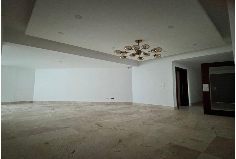 Vendo  o Alquilo Apto en Torre moderna  del  VERGEL,  2 HABS, 147 Mts.2, 5to Piso, METROPOLITANA, REBAJADA