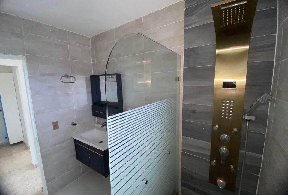 3er Piso disponible a la venta en Alma Rosa ll