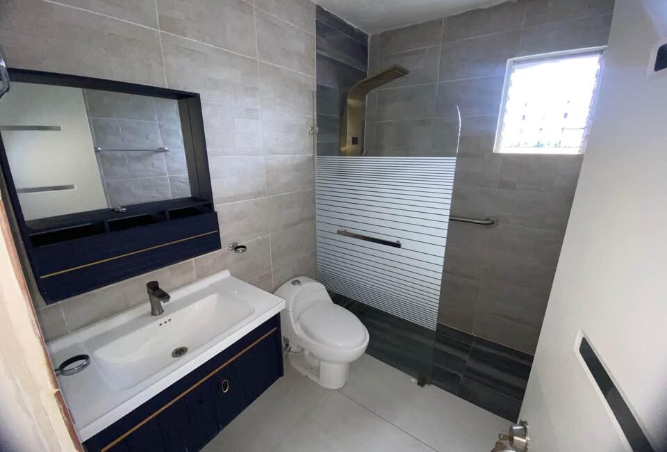 3er Piso disponible a la venta en Alma Rosa ll