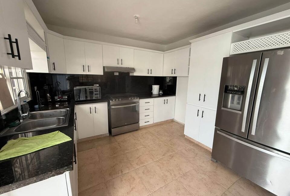 Villa en venta ubicado en la comunidad de Matanza, Bani cerca de la playa