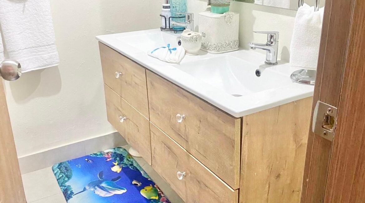 VENDO O ALQUILO PENTHOUSE 3 HABS.,  AMUEBLADO, BOCA CHICA, BOCA DEL MAR III, VISTA AL MAR Y A LA CIUDAD