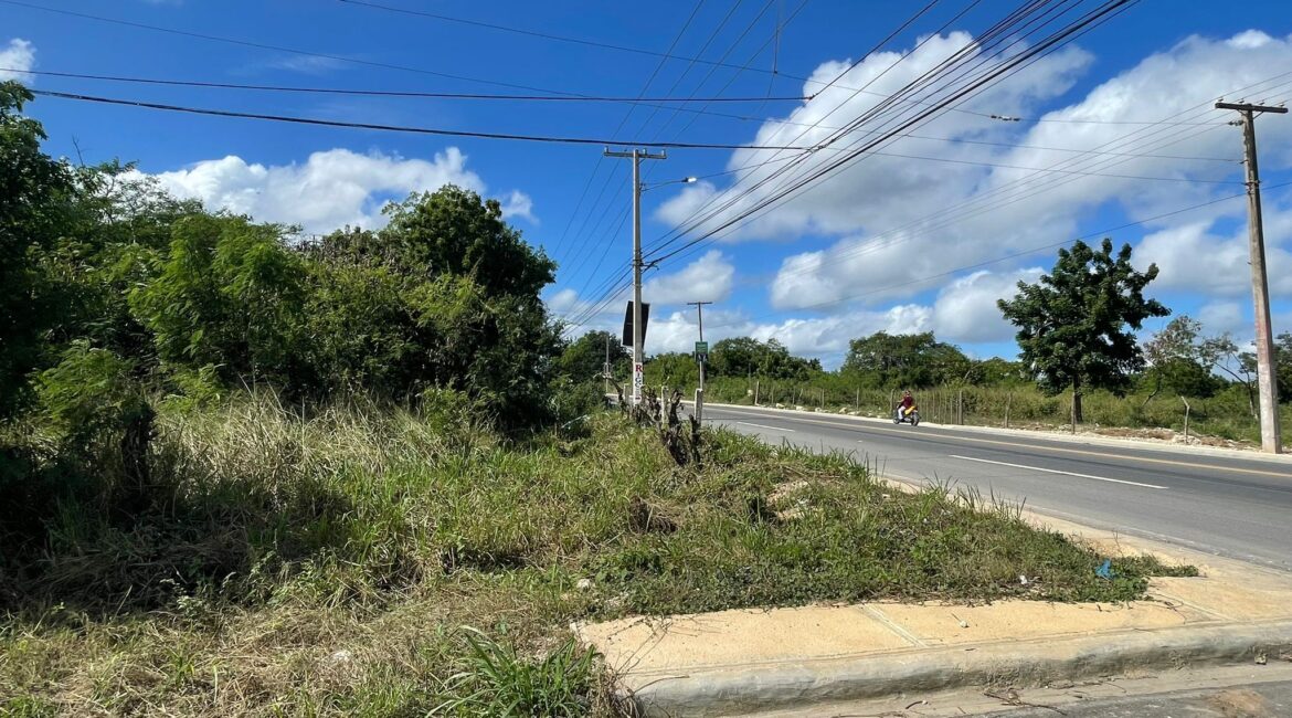 VENDO SOLAR  3,100 Mts.2 en EL Km. 7, ROMANA,   Carretera  ROMANA – SAN PEDRO DE MACORIS