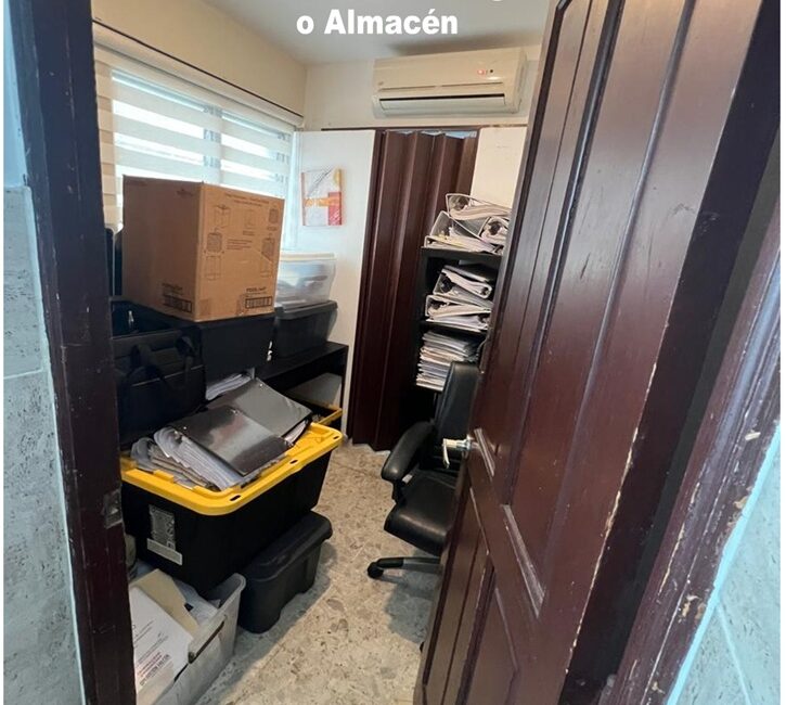 ALQUILO LOCAL DE OFICINAS EN ENSANCHE NACO, 74 Mts.2, 3er. NIVEL