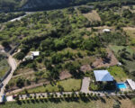 Villa tipo casa de campo en madera rodeada de naturaleza, a solo 30 minutos del Santiago Centro. - Casas en Puñal