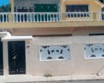 Casa en venta de 2 niveles a escasos metros de la Carretera Mella - Casas en Los Trinitarios